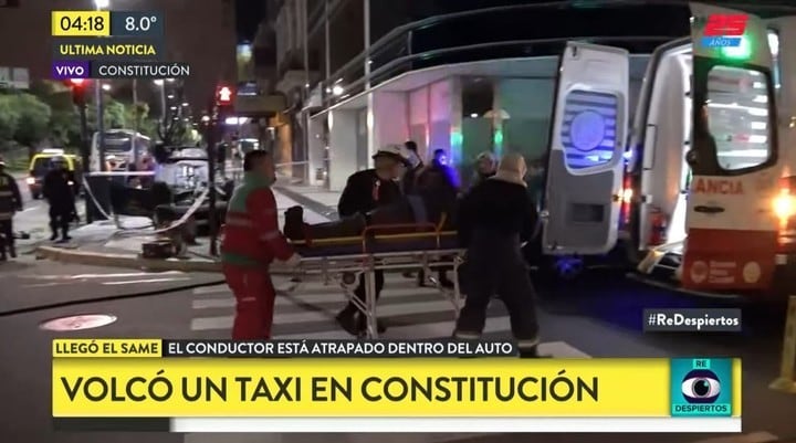 Tres heridos tras un violento choque en Constitución.