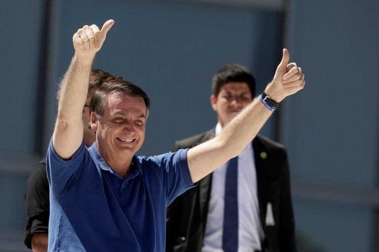 Jair Bolsonaro se burla del coronavirus. (AP)