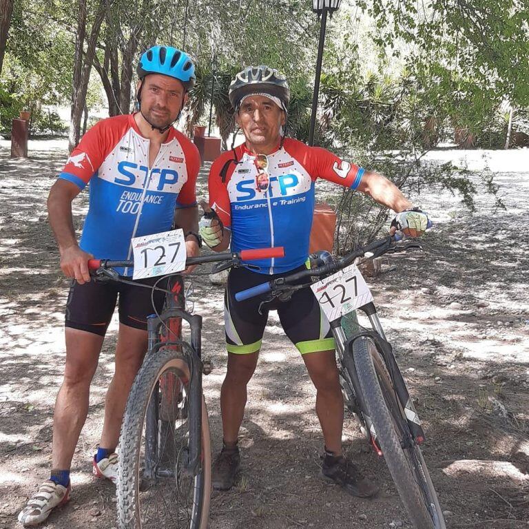 Ciclistas de Arroyito en el Rally de Mina Clavero