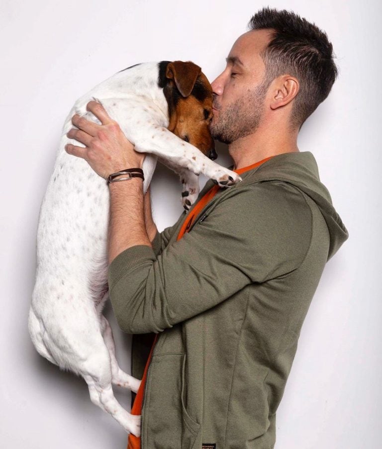 Luciano Pereyra dejó en evidencia su amor por los animales y despertó suspiros entre sus seguidoras (Foto: Instagram/ @ohmydogmag)