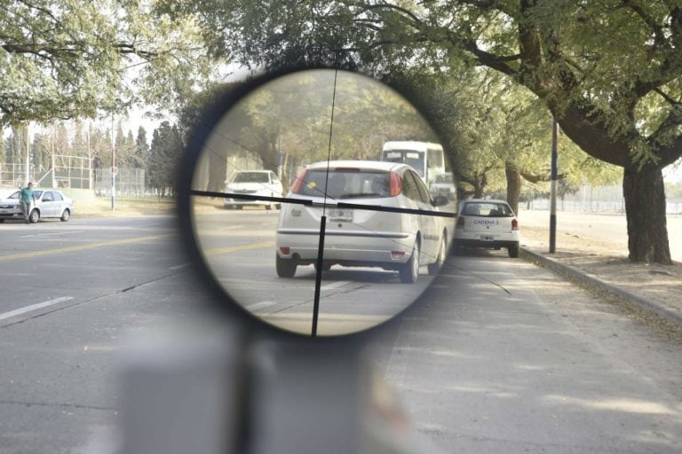 Los controles de velocidad con radares y las multas arrancaron este miércoles en Córdoba.