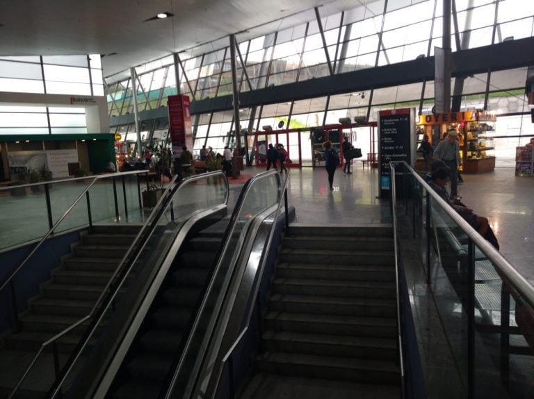 La Nueva Terminal de Córdoba se volvió a inundar este miércoles con la tormenta.