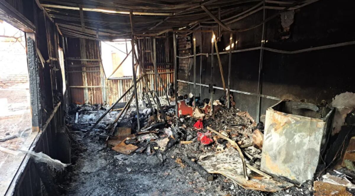 Llamado de solidaridad en Mendoza: una familia sobrevivió a un incendio, pero perdió toda su casa