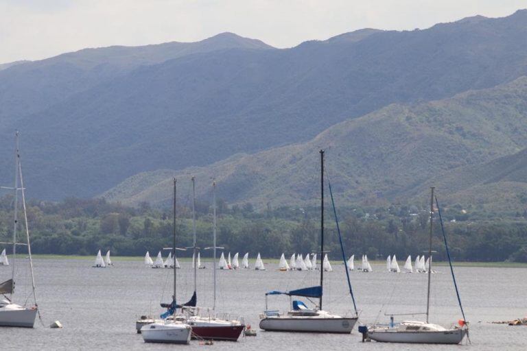 Gran Prix de Snipe en las aguas del lago San Roque.