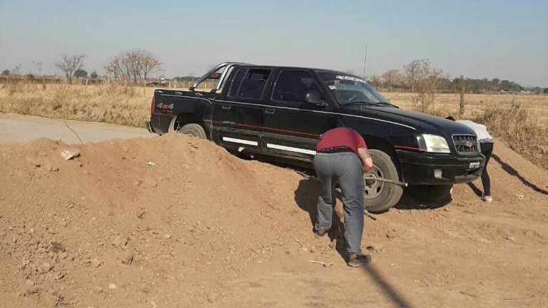 Intentó cruzar un talud, eludiendo los controles