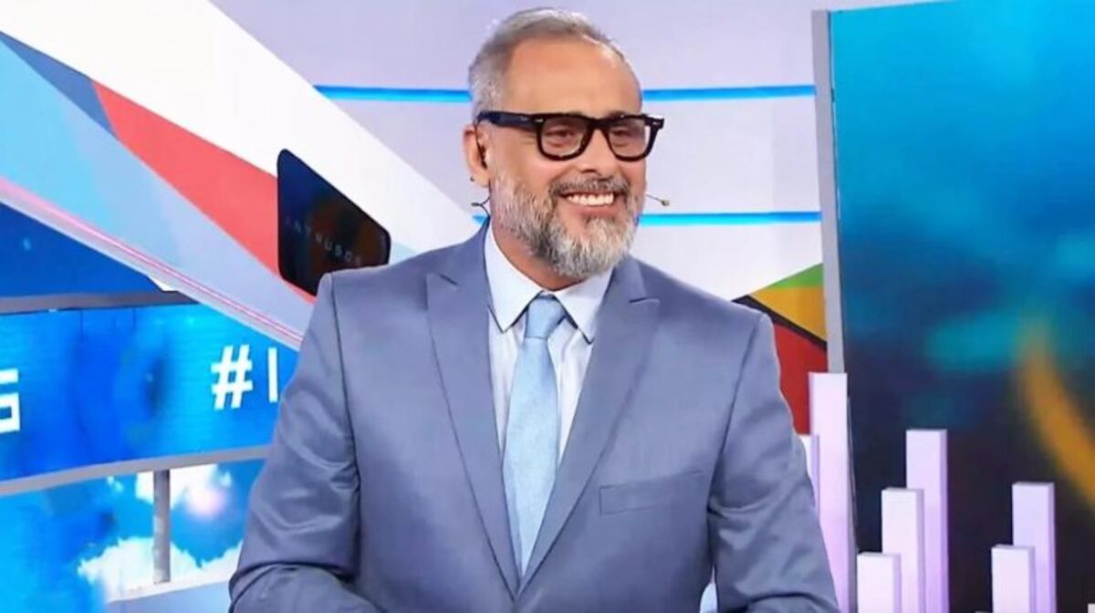 Jorge Rial apuntó contra Pampita por cómo manejó el tema de las fotos íntimas de Luciano Castro: "Es una zorra"
