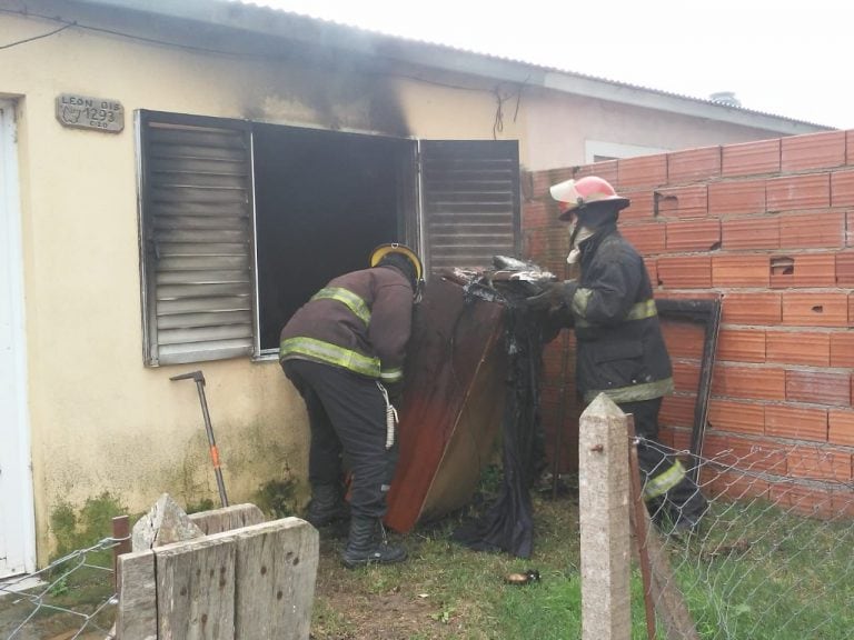 Incendio en vivienda de calle León bis 1293