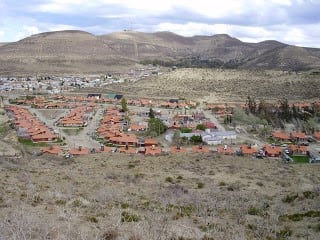 imagen del Barrio los Medanos  de Comodoro  donde los vecinos protestan por la inseguridad.