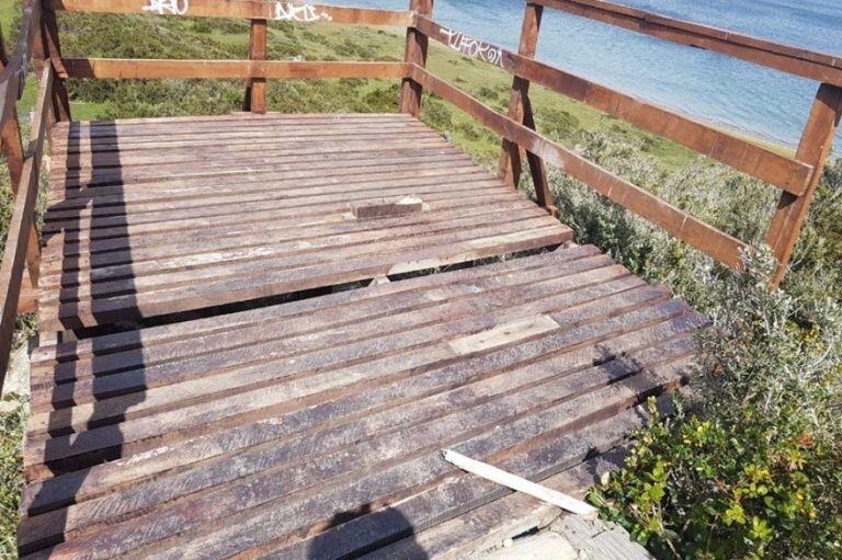 Destrozos en el Mirador de Playa Larga.