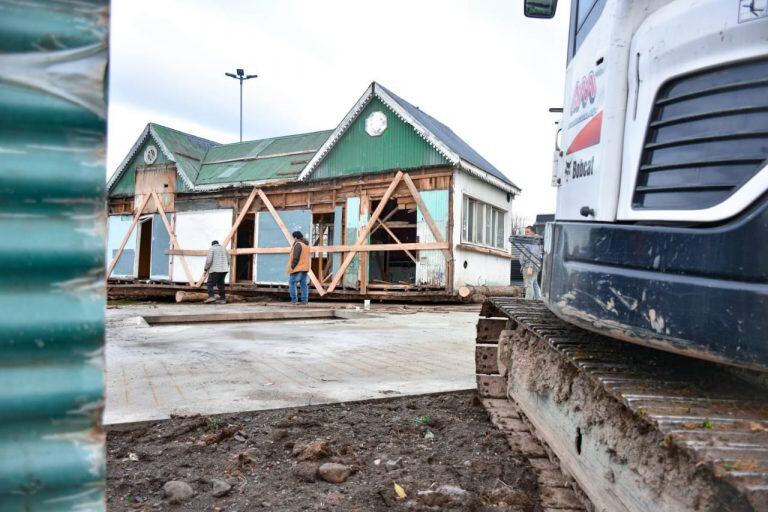 Traslado de "Casa Leviñanco" por la Municipalidad de Ushuaia