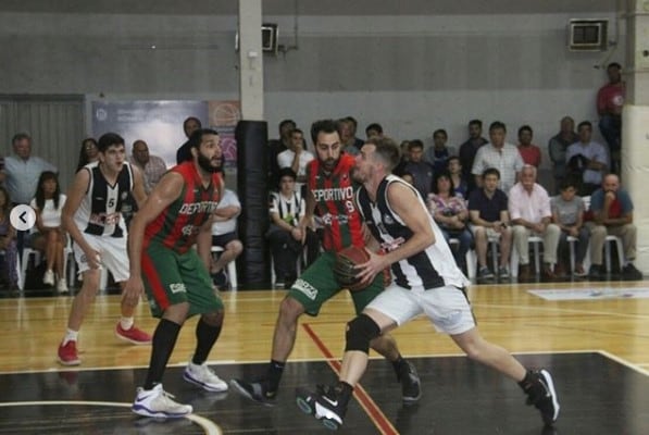 Blanco y Negro vs. Sarmiento (foto instagram/zonanaranjaTsAs)