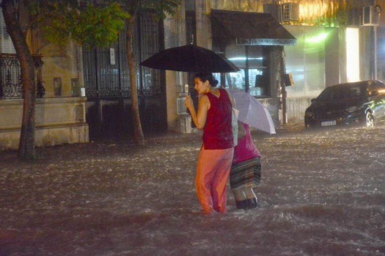 El intenso temporal que azotó a la ciudad de Corrientes. (Foto: Corrientes Hoy)