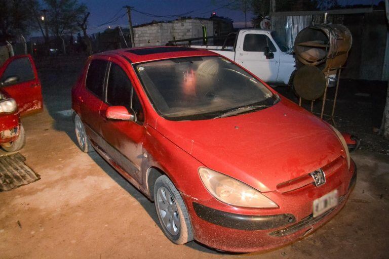 La banda se dedicaba al robo de autos con inhibidores de alarmas y hay al menos 12 detenidos.