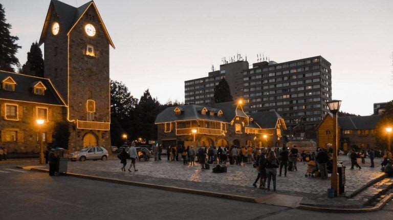 Fue a Bariloche de viaje de egresados con síntomas y contagió a 65 personas (Foto ilustrativa: Archivo)