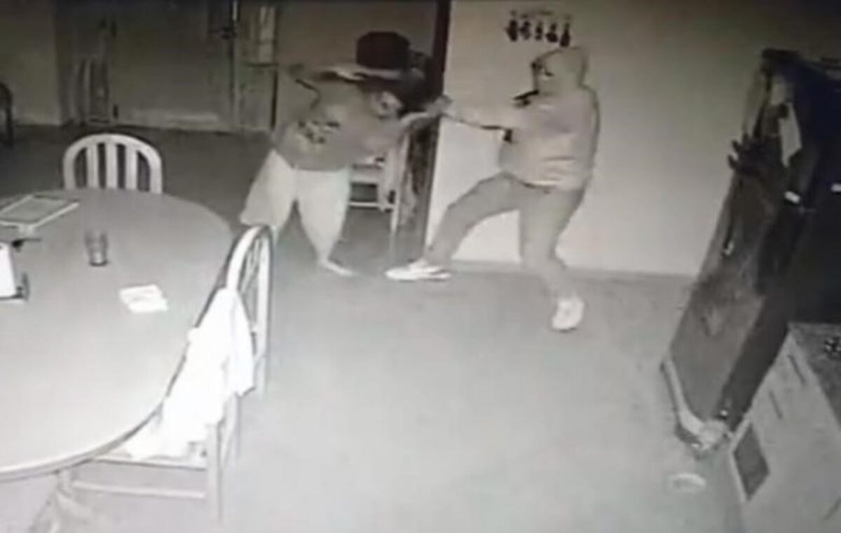 Otro video de un violento golpe comando en Villa el Libertador