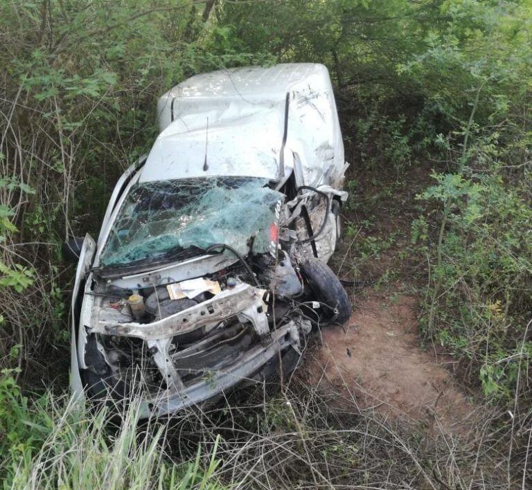 El Fiat Fiorino. Su conductor falleció y aún no fue identificado. (Web)