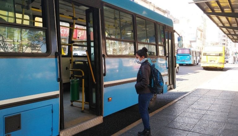 La Unión Tranviarios Automotor (UTA) vuelve el transporte público