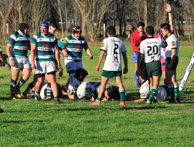 Los Hurones enfrentando a Los Charabones