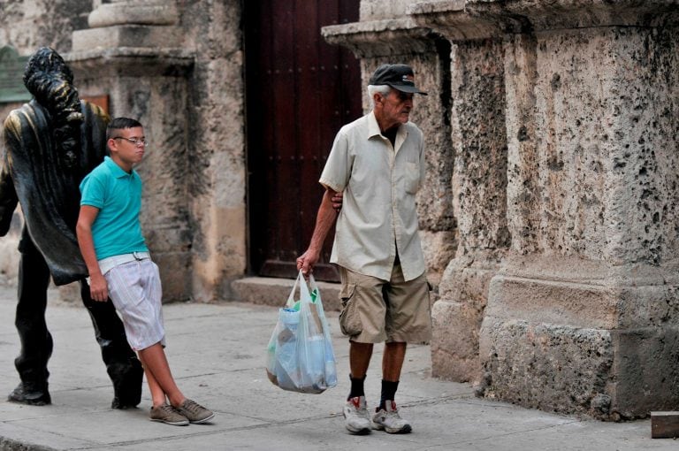 Habrá u a charla sobre Cuba.