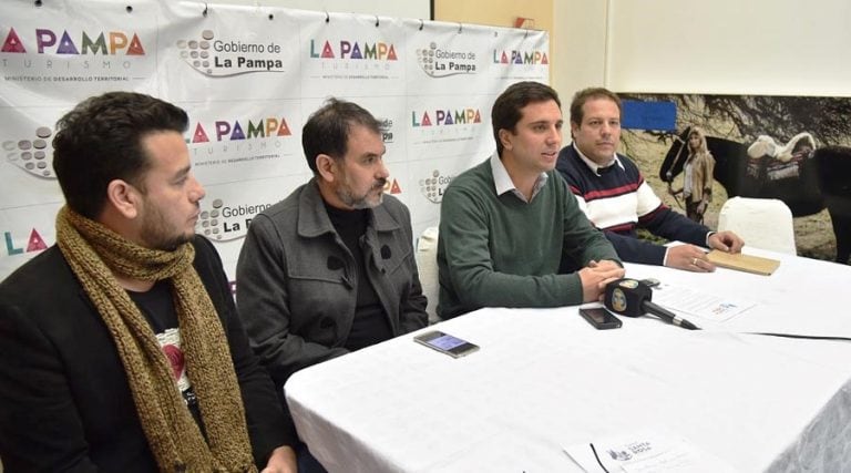 De izquierda a derecha, Mauricio Flores, Marcos Gauna, Lautaro Córdoba y Matías Baldone (Gobierno de La Pampa)