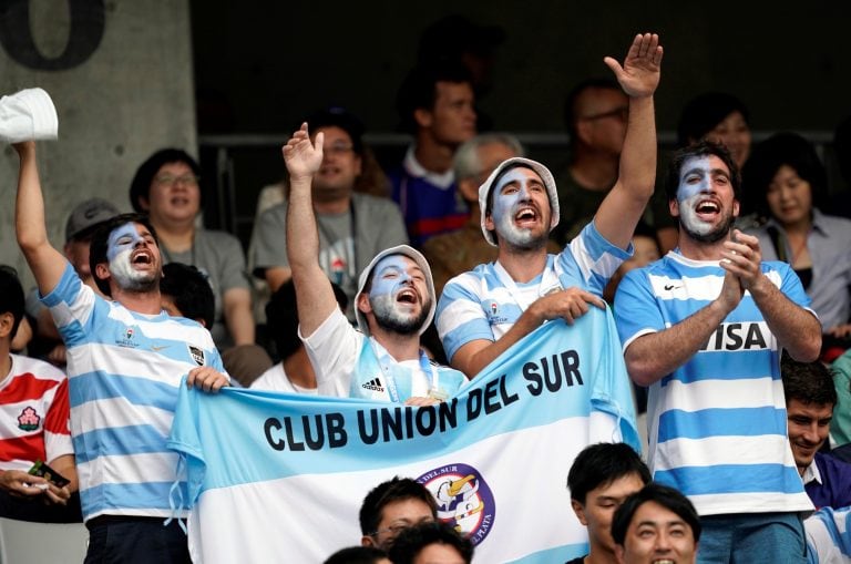 La fiesta en las tribunas del Tokyo Stadium. Foto: Franck Robichon/EFE/EPA.