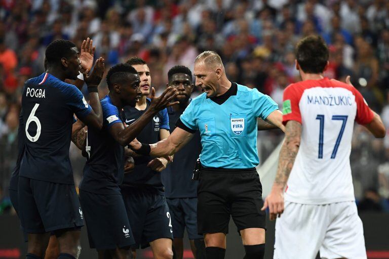 Pitana durante la final de Rusia 2018 entre Francia y Croacia. (Foto: AFP)