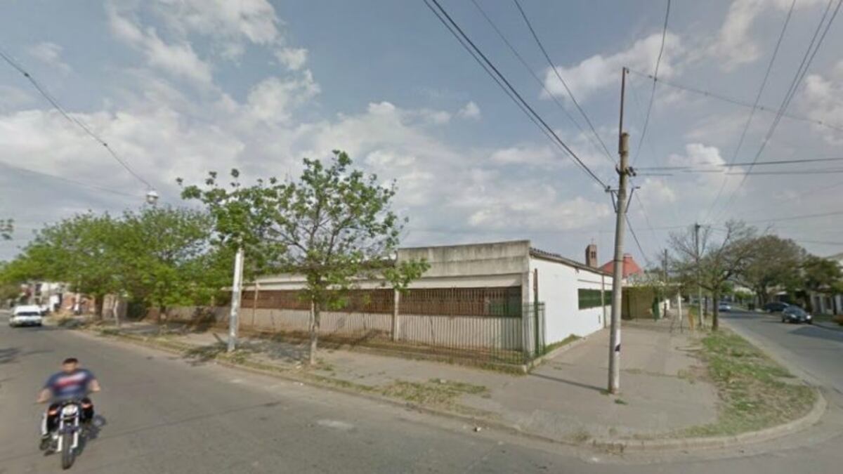 Una directora llamó a la policía porque un alumno de 11 años dijo que estaba armado