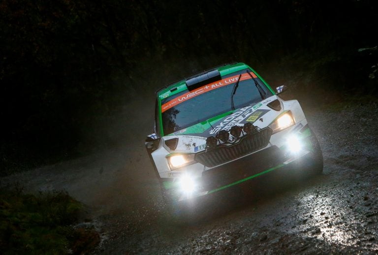 Kalle Rovanpera y Jonne Halttunen, en el Skoda Fabia R5 Evo. Dominaron en WRC2 Pro.