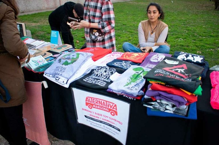 Feria Solidaria en la UPC por el Día de la Madre.