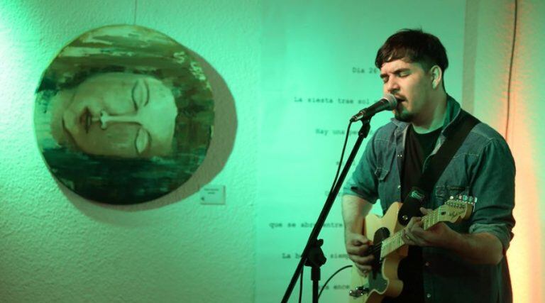 El músico Javier Oros, durante la inauguración (Gobierno de La Pampa)