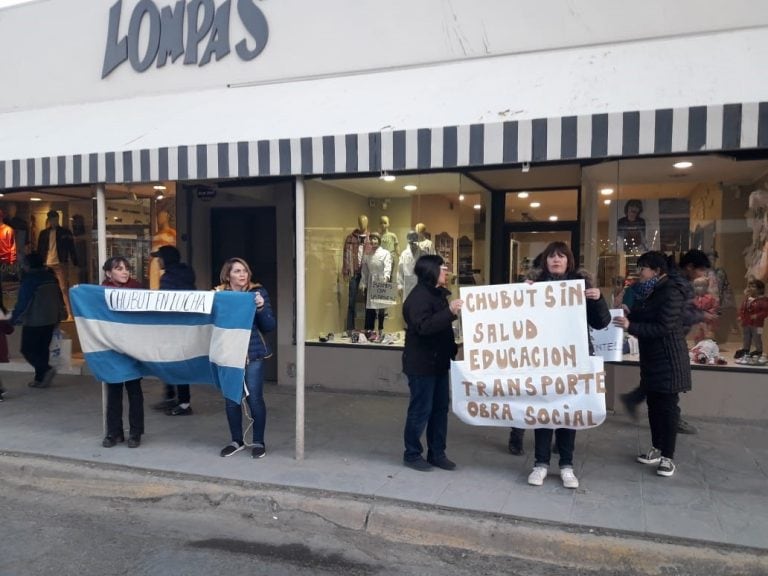 Las muestras de apoyo. Foto Marcelo Vidal/Del Mar