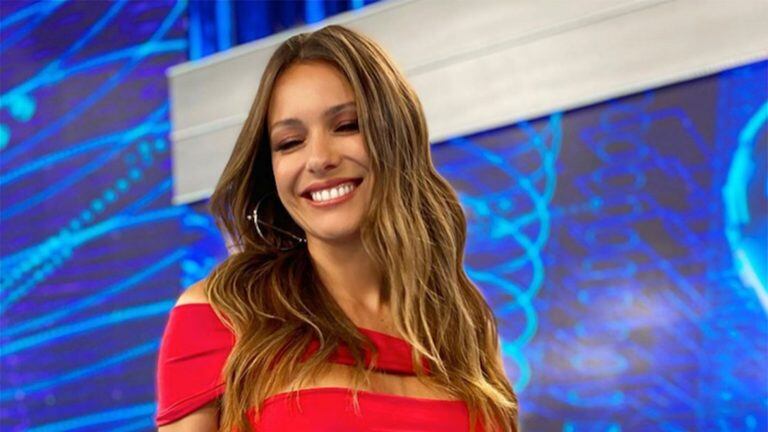 "Pampita" abrió su canal oficial de YouTube con un video inédito de su boda.