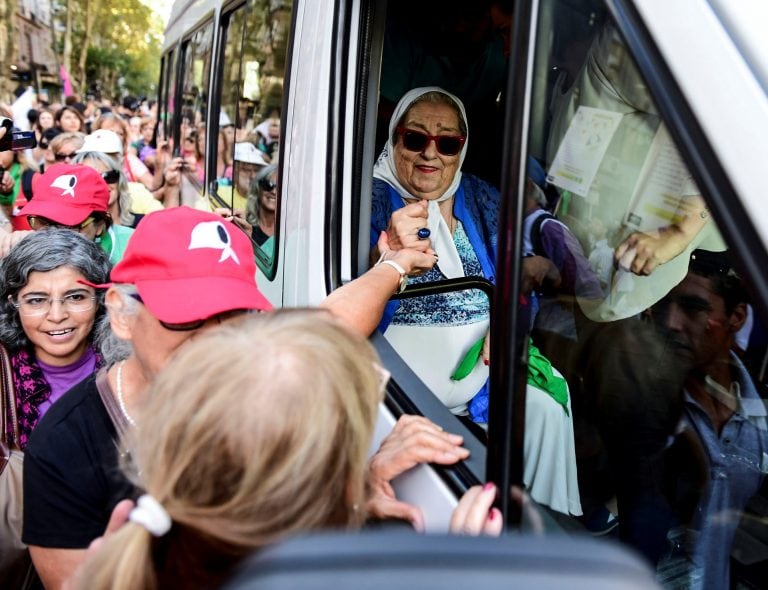 Multitudinaria marcha por el Día Internacional de la Mujer.