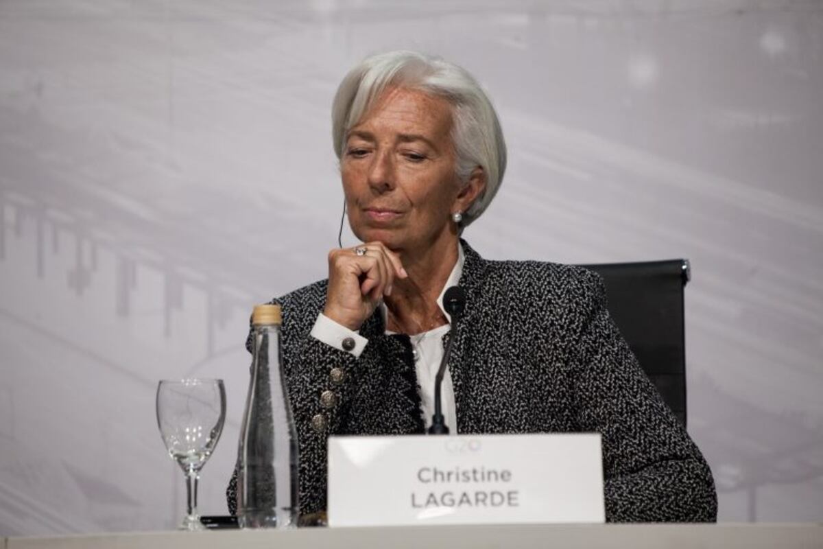 El avión de Christine Lagarde aterrizó de emergencia en Ezeiza