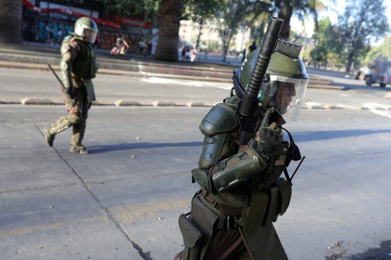 La policía chilena dispersa a los manifestanres. (REUTERS/Pablo Sanhueza)