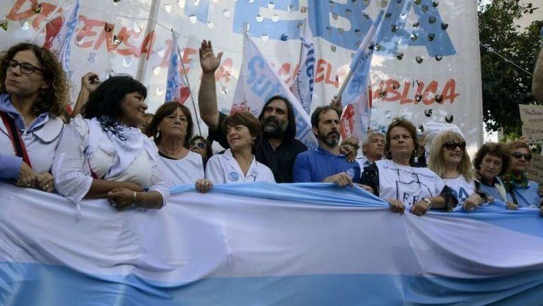 Archivo banderazo de la Unidad Docente Bonaerense