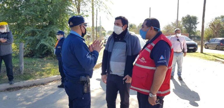 Comisario mayor Héctor Vélez, el intendente de Icho Cruz Paulo Tesio, y el jefe de Defensa Civil, Diego Concha. (Foto: gentileza La Voz).