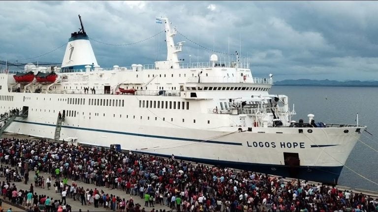 Abrieron las puertas de la biblioteca flotante más grande del mundo