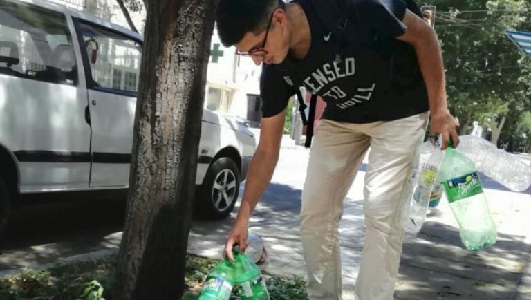 Alumnos rosarinos arman termotanques solares para familias vulnerables (UNR)