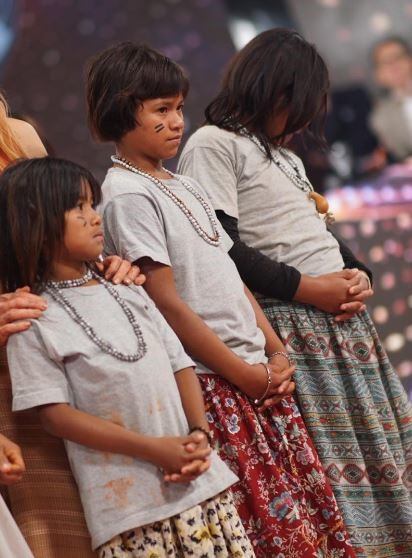 Soledad Fandiño y Nicolás Villalba homenajearon en el Bailando 2018 a la comunidad guaraní Itá Poty Mirí. (Foto: @LafliaOk)