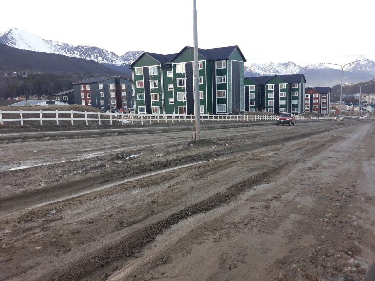 Avenida De la Estancia, huellones como protagonistas