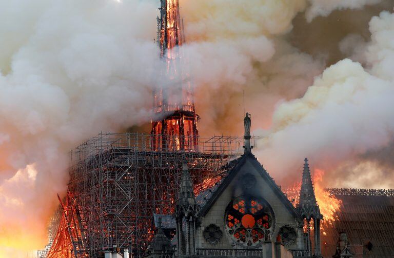 "No quedará nada de la estructura", aseguró el portavoz de la catedral de Notre Dame. (REUTERS)