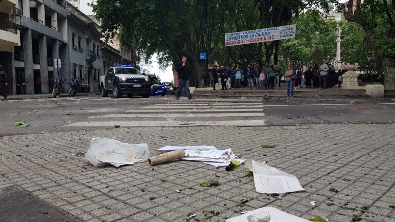 La esquina de Santa Fe y Laprida fue el epicentro del conflicto. (Vía Rosario)