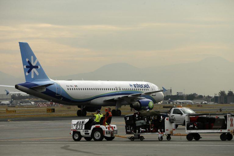 Las aerolíneas, muy afectadas por el coronavirus por la poca demanda de pasajes ((EFE/José Méndez/ ARCHIVO)