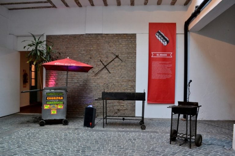 Parrilla en el patio del Museo de la Ciudad