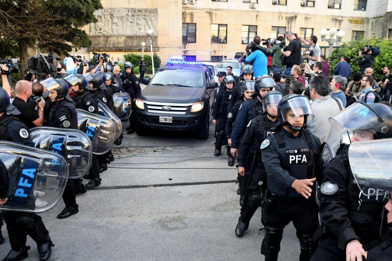 El momento de la detención de Julio De Vido. Foto: EFE/Downes Florencia