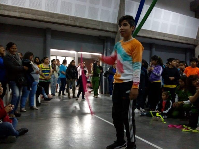 Niños en la muestra de la Fundación Ideas en Jujuy