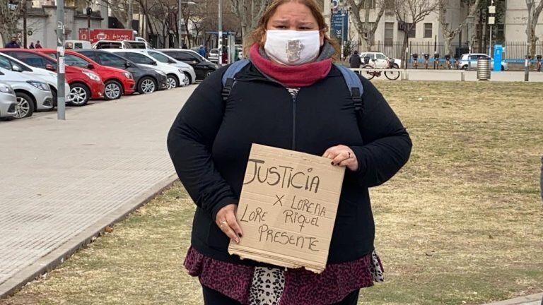 Militantes de la CCC pidieron justicia por Lorena Riquel. (@gbelluati)