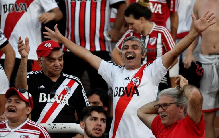 Hinchada de River en Mendoza.