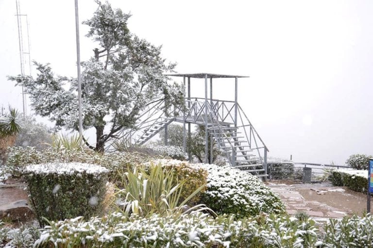 Así nevó este sábado en la Aerosilla de Carlos Paz